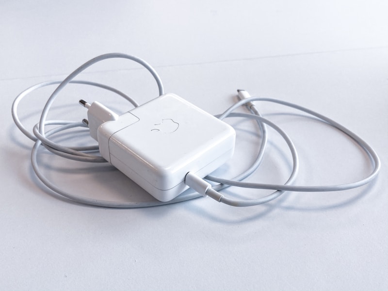 Cable Magnético 3 en 1 con Rotación 540° y Luz LED (USB-C, Lightning, Micro USB)