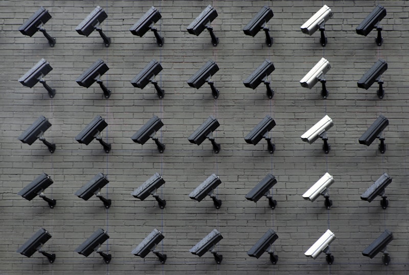Cámara de Seguridad Inteligente WiFi 360° con Visión Nocturna y Audio Bidireccional